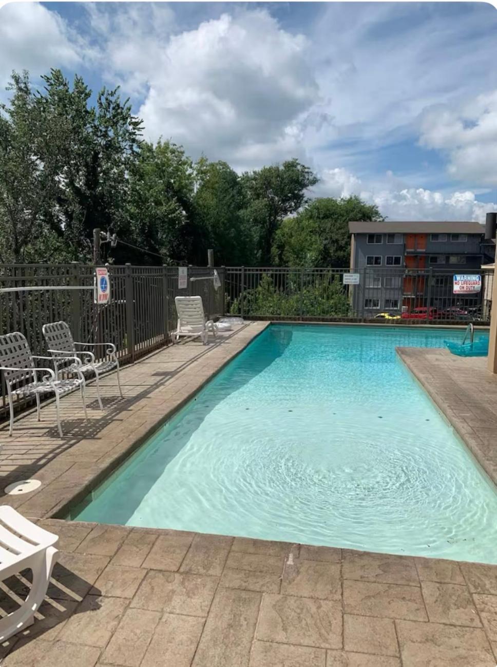 Condo Close To Stadium And Free Parking Knoxville Eksteriør bilde